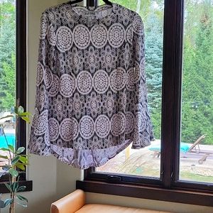 White and black tunic top